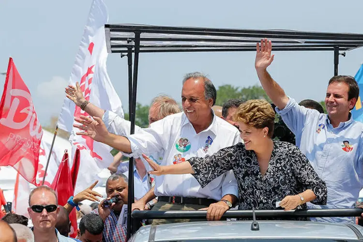 Dilma Rousseff faz carreata em Padre Miguel ao lado de Luiz Fernando Pezão (Ichiro Guerra/ Dilma 13)