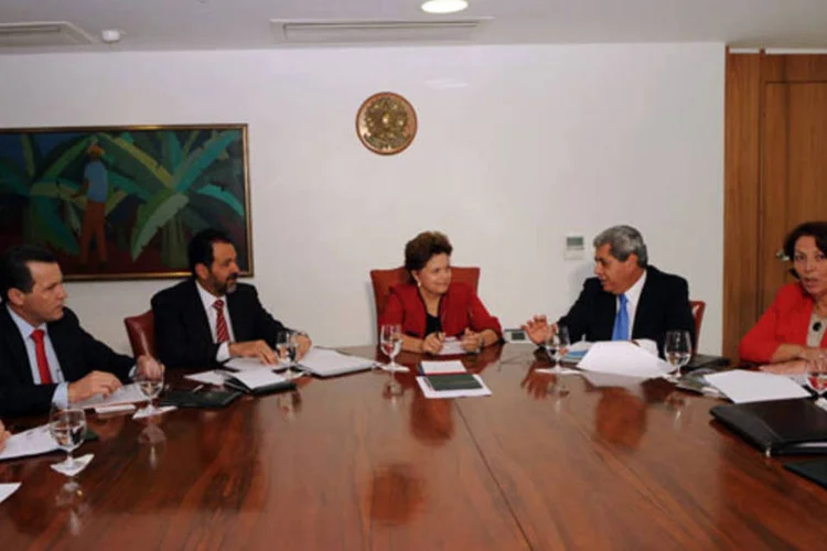 Dilma em reunião com governadores do Centro-Oeste: pré-sal também foi discutido (Wilson Dias/ABr)