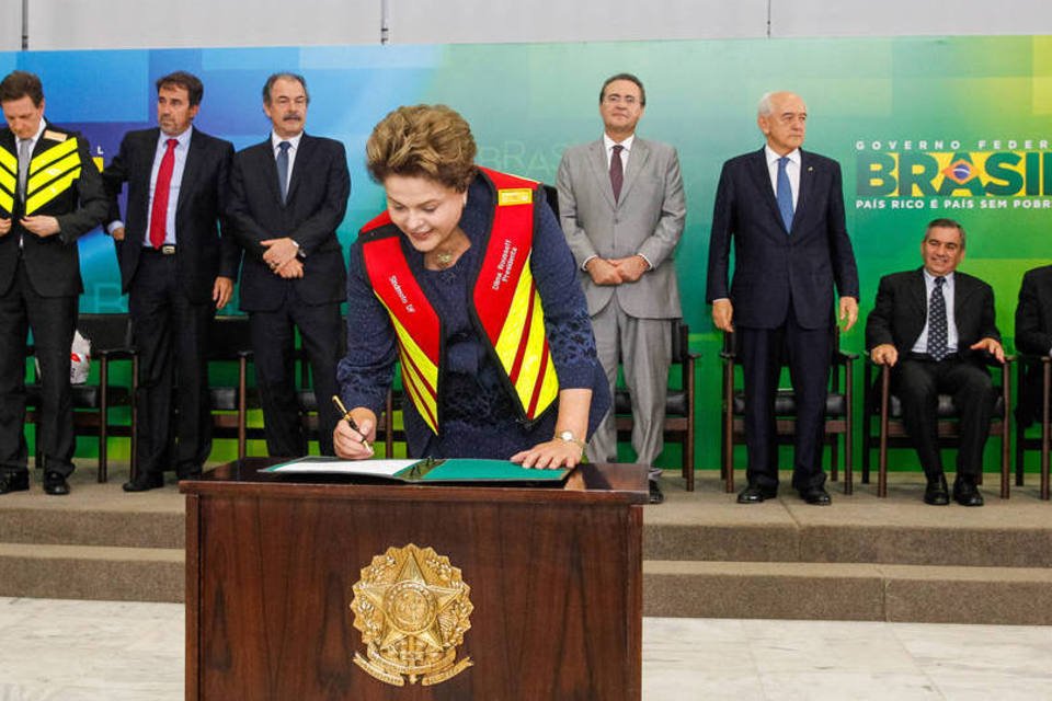 Mudamos a CLT por adicional de 30% a motoboys, diz Dilma