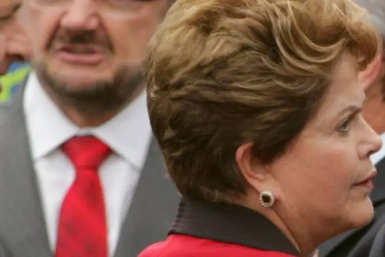 
	Ontem, Dilma comandou uma reuni&atilde;o com Miriam e os ministros da Justi&ccedil;a, Jos&eacute; Eduardo Martins Cardozo, e da Casa Civil, Gleisi Hoffmann
 (Ueslei Marcelino/Reuters)