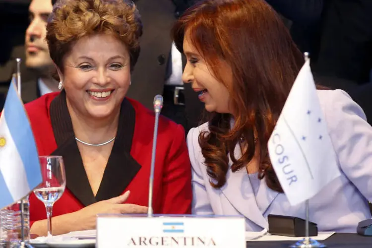
	Dilma e Cristina durante c&uacute;pula do Mercosul
 (Enrique Marcarian/Reuters)
