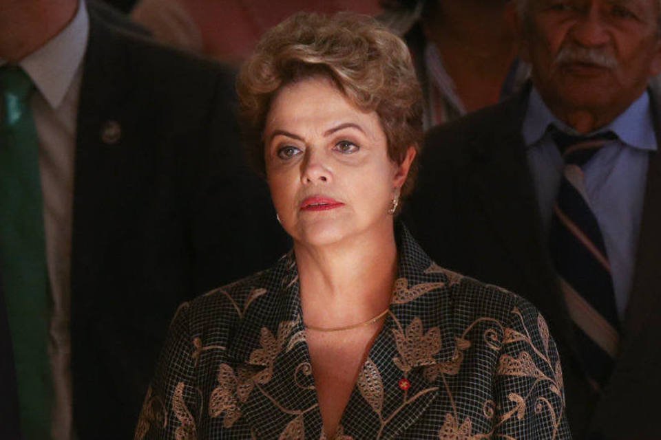 Dilma diz que obstrução de estrada por caminhoneiros é crime