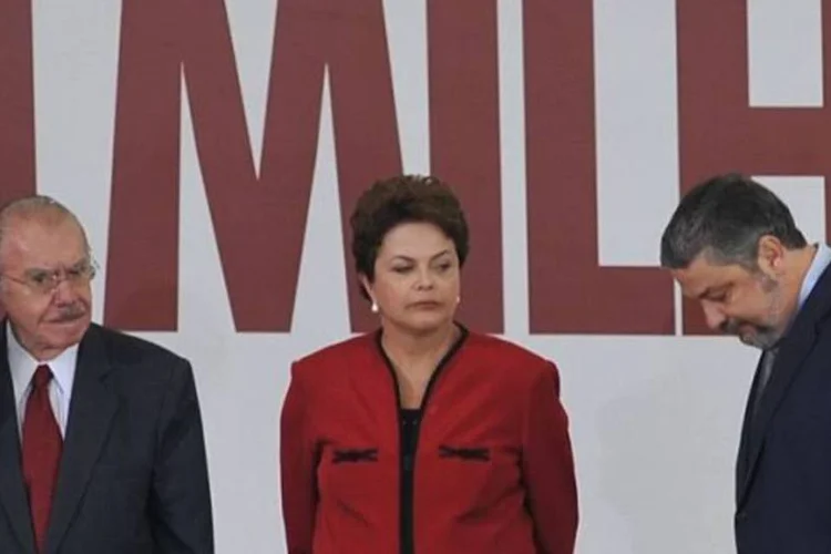 Episódio emocionou a presidente, que pediu um minuto de silêncio em respeito às vítimas (Antonio Cruz/ABr)