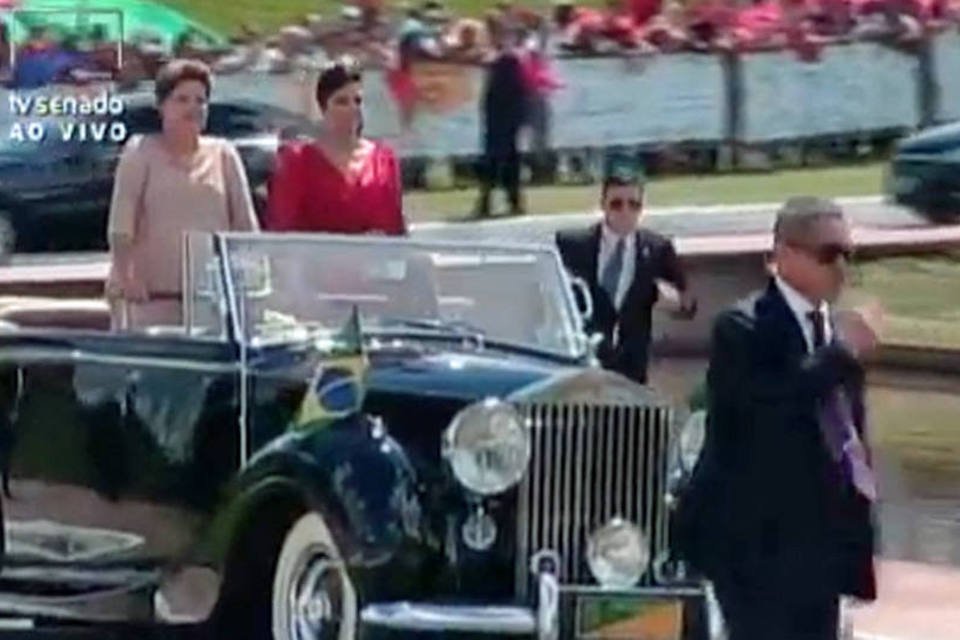 Dilma chega ao Congresso para tomar posse