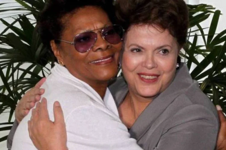 Dilma e a cantora Dionne Warwick (Roberto Stuckert Filho/Presidência da República)