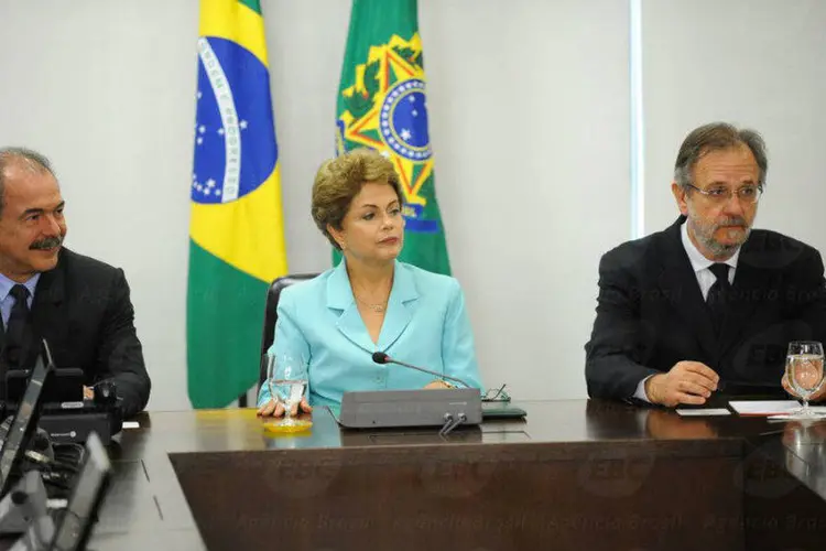 
	Governo Dilma: presidente re&uacute;ne semanalmente grupo que integra a coordena&ccedil;&atilde;o pol&iacute;tica para discutir os temas de interesse do governo
 (José Cruz/Agencia Brasil)