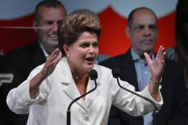
	Dilma faz seu discurso da vit&oacute;ria durante um evento em Bras&iacute;lia, logo ap&oacute;s o resultado da elei&ccedil;&atilde;o
 (Fabio Rodrigues Pozzebom/Agência Brasil)