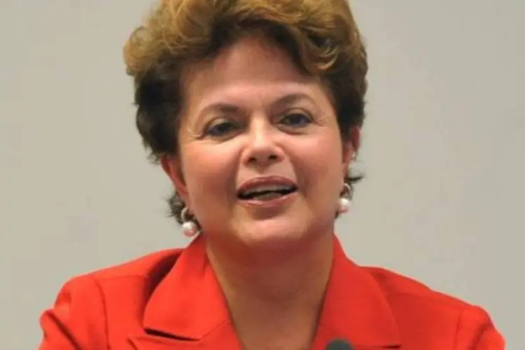 Dilma: no ano passado, governo havia cumprido 35% da meta fiscal no mesmo período (Antonio Cruz/ABr)
