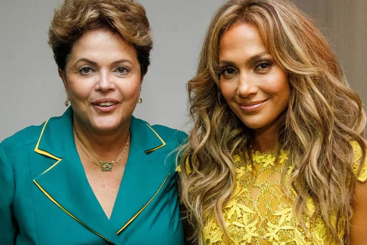 
	Presidente Dilma Rousseff e a cantora Jennifer Lopez durante cerim&ocirc;nia de abertura da Copa do Mundo da FIFA Brasil 2014: sele&ccedil;&atilde;o est&aacute; acima dos partidos
 (Ricardo Stuckert/Instituto Lula)
