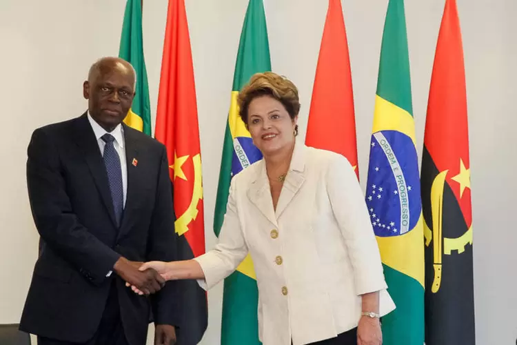 Dilma Rousseff durante encontro bilateral com o presidente de Angola, José Eduardo dos Santos (Roberto Stuckert Filho/PR)