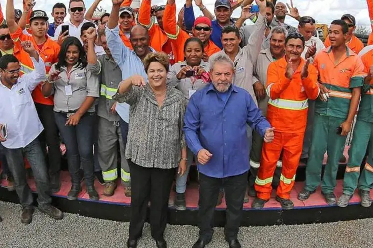 Dilma Rousseff e Lula durante visita às obras do Projeto de Integração do Rio São Francisco, em Pernambuco (Ricardo Stuckert/Instituto Lula)