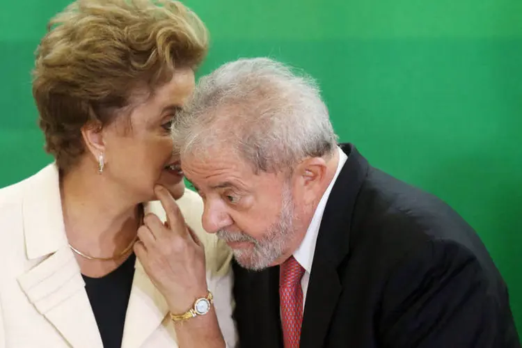 
	Dilma Rousseff e Lula: esse foi o tempo em que o sistema da Pol&iacute;cia Federal interceptou as liga&ccedil;&otilde;es depois que o juiz j&aacute; havia determinado o encerramento das escutas
 (Adriano Machado / Reuters)