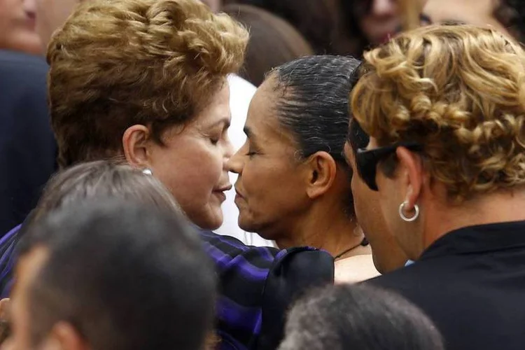 
	Dilma e Marina: ela &quot;tira o sono do PT&quot; e consegue atrair o voto de A&eacute;cio, diz cientista
 (Reuters/Ricardo Moraes)