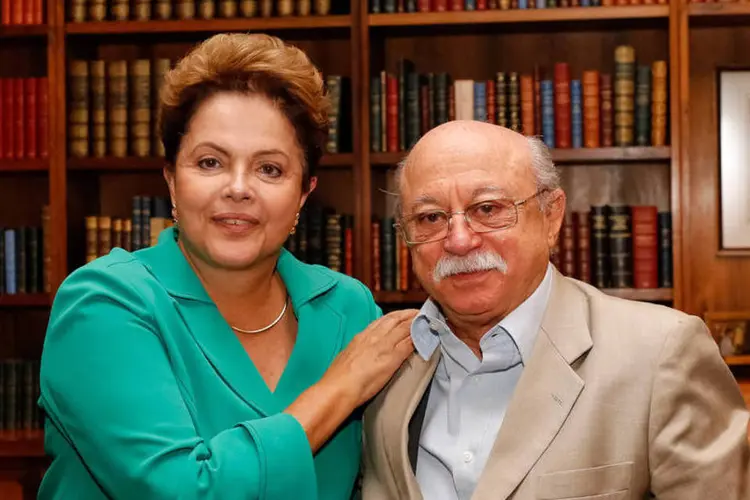 Dilma Rousseff durante encontro com Roberto Amaral, líder do PSB, em Brasília (Ichiro Guerra/Dilma 13/Divulgação)