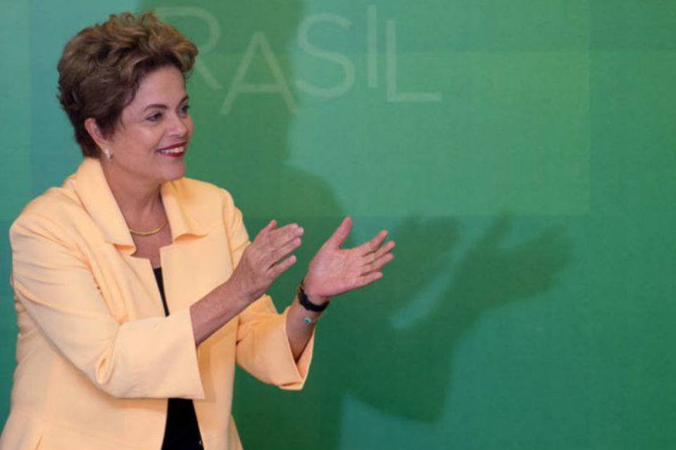 Integrantes da base aliada fazem manifesto em apoio a Dilma