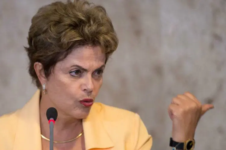 
	Dilma Rousseff: &quot;Claro que o pa&iacute;s passa por dificuldades, mas s&atilde;o dificuldades que n&oacute;s superamos porque somos capazes de superar&quot;
 (Marcelo Camargo/ Agência Brasil)