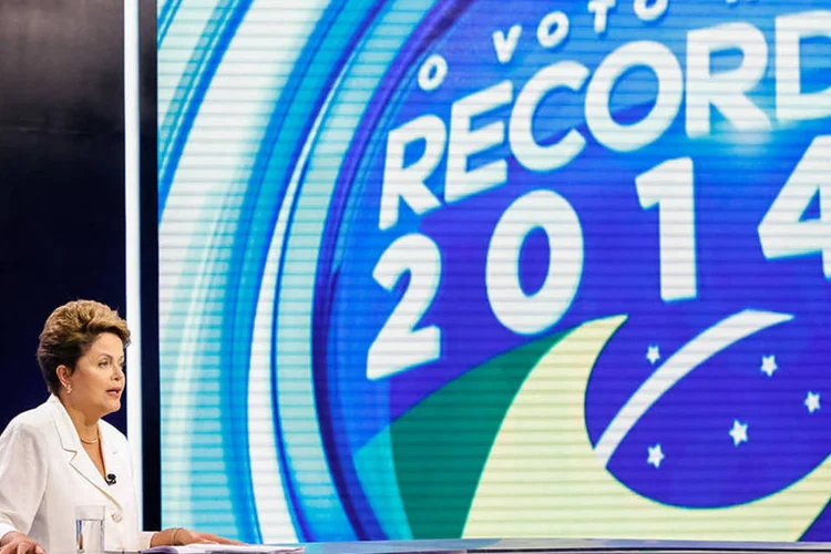 
	Dilma: &quot;escutei v&aacute;rias falas de que iriam reduzir o papel dos bancos p&uacute;blicos e inclusive do seu candidato a ministro da Fazenda&quot;
 (Ichiro Guerra/ Dilma 13)