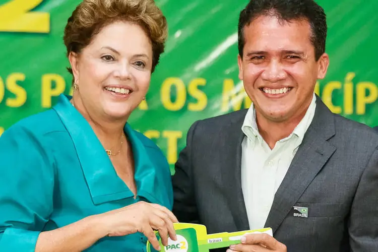 Presidente Dilma Rousseff durante cerimônia de entrega de 32 máquinas a municípios do estado do Pará (Roberto Stuckert Filho/PR)