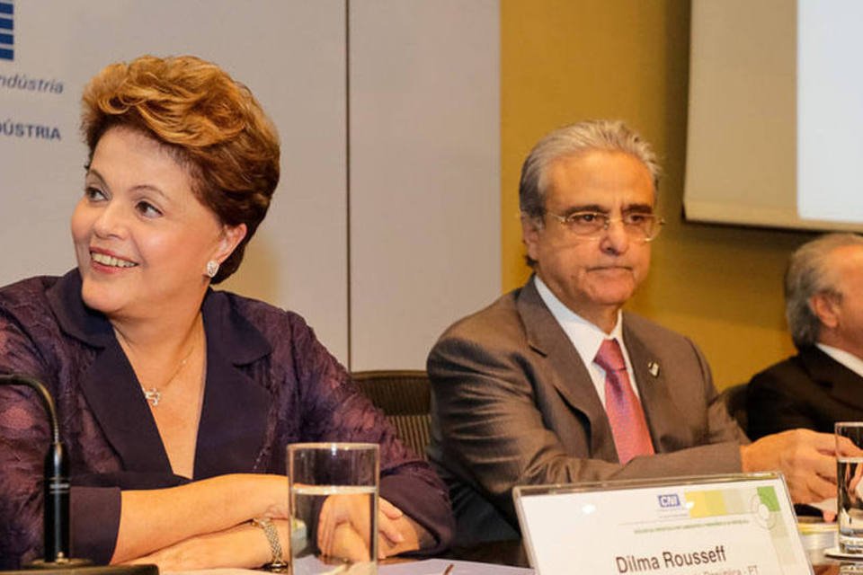 Em sabatina, Dilma diz que resgatou política industrial