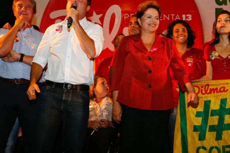Dilma Rousseff ao lado de Renan Filho e Fernando Collor durante ato de mobilização em Alagoas (Ichiro Guerra/Dilma 13/Divulgação)