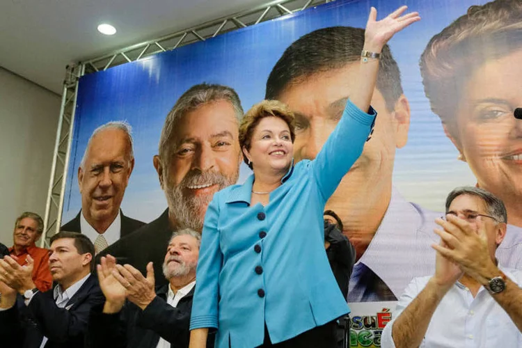 
	Dilma Rousseff durante campanha: passos dos candidatos &agrave; elei&ccedil;&atilde;o come&ccedil;ar&atilde;o a ser seguidos pelas emissoras de TV nesta segunda
 (Ichiro Guerra/Divulgação)