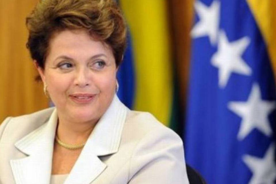Investimento público cai no 1º ano do governo Dilma
