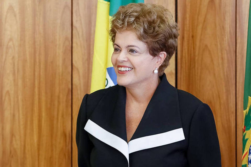 Sabemos que reforma tributária no país é difícil, diz Dilma