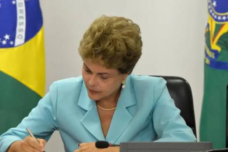 
	Dilma Rousseff: as lideran&ccedil;as do movimento servidores do Judici&aacute;rio prometem &quot;uma ca&ccedil;a &agrave; presidente Dilma&quot; para protestarem contra o veto presidencial
 (Wilson Dias/Agência Brasil)