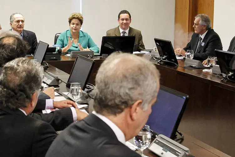 
	Dilma durante audi&ecirc;ncia dirigentes de clubes brasileiros de futebol com no Pal&aacute;cio do Planalto
 (Roberto Stuckert Filho/Presidência)