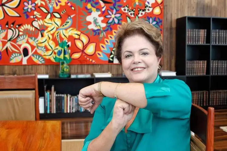 Na conversa com internautas, Dilma fez uma homenagem a Neymar: "É tois" (Reprodução/ Facebook/ Palácio do Planalto)