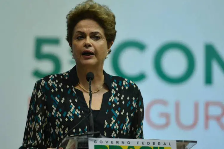 
	&quot;As escolhas que fizemos estiveram orientadas por compromissos de n&atilde;o abrir m&atilde;o de pol&iacute;ticas que mudam o Brasil&quot;, disse Dilma Rousseff
 (Valter Campanato/Agência Brasil)