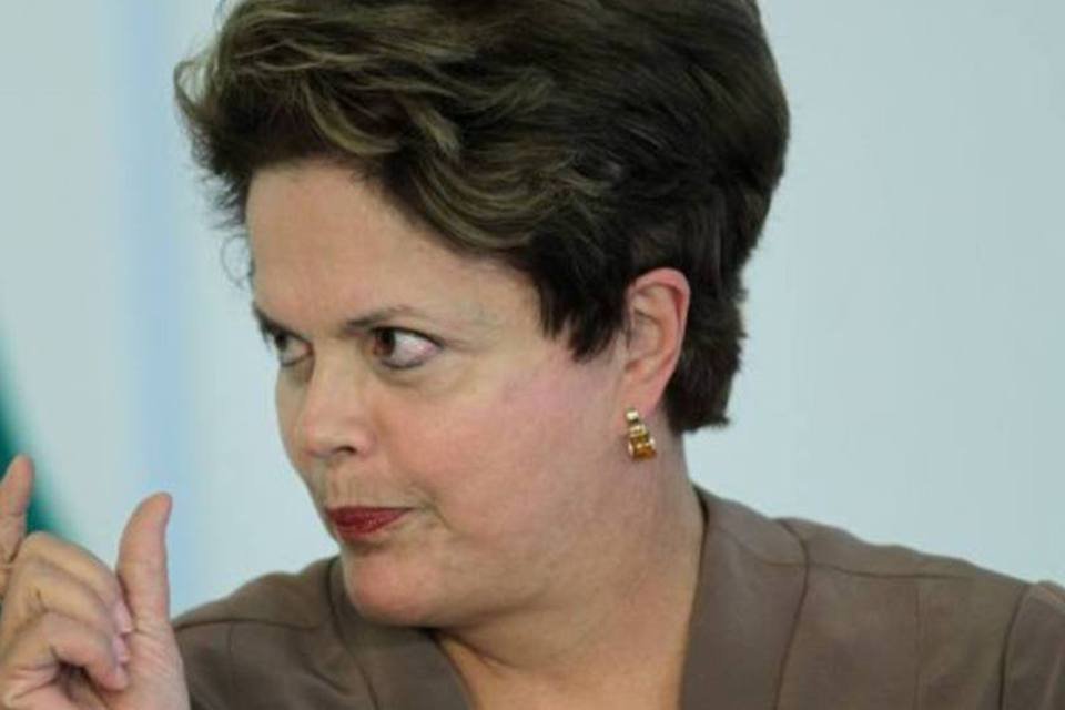 Na TV, Dilma diz estar insatisfeita com taxas de juros