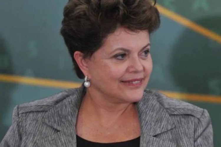 "Além dos juros, baixamos também a tarifa de abertura de crédito de 3% para 1% do valor emprestado", afirmou Dilma (Fabio Rodrigues Pozzebom/ABr)