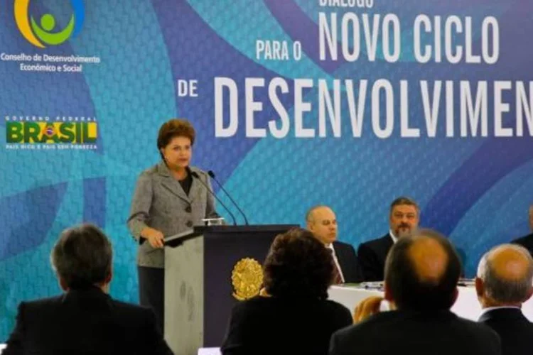 Dilma: "Iremos contribuir para que haja uma melhoria do Estado brasileiro, para atender às exigências, a curto e médio prazo, da conjuntura nacional e internacional" (Presidência da República)