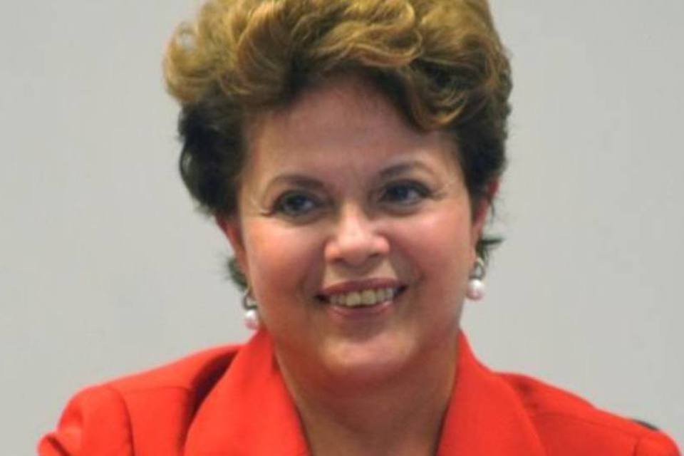 Dilma defende construção de submarinos no Brasil