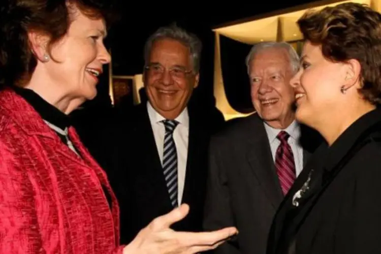 Presidenta Dilma recebe os ex-presidentes Fernando Henrique Cardoso e Jimmy Carter e a ex-alta comissária da ONU para Direitos Humanos Mary Robinson (Roberto Stuckert Filho/Presidência da República)