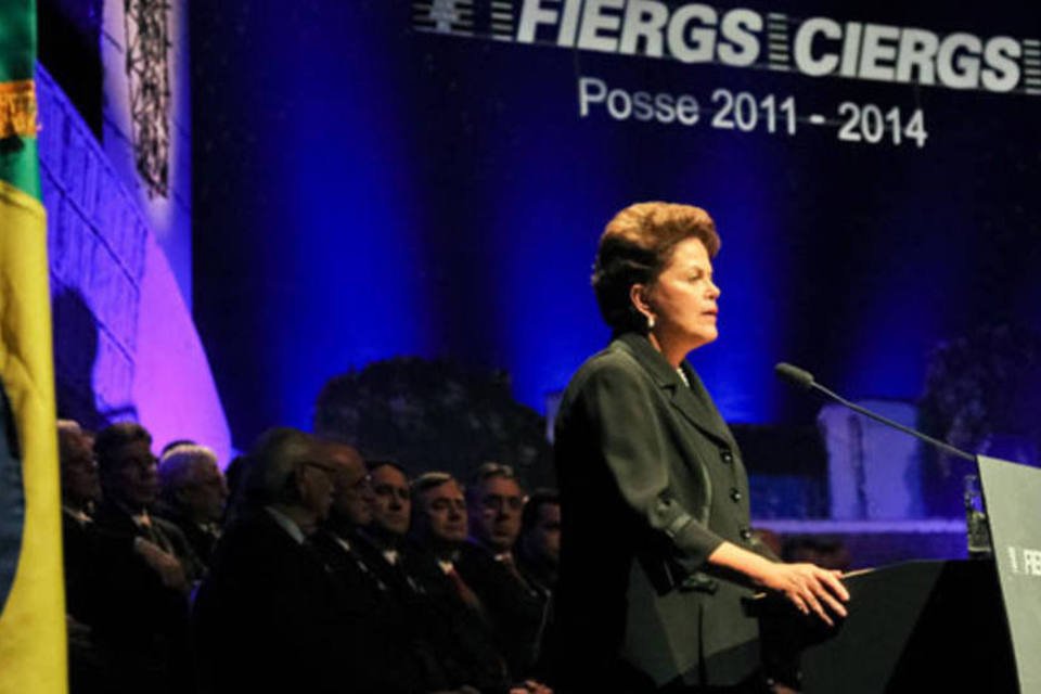 Dilma diz repudiar 'soluções recessivas' para a crise