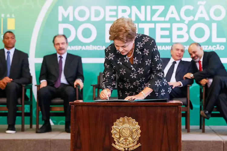 Dilma Rousseff durante cerimônia de anúncio de Medidas de Modernização do Futebol (Roberto Stuckert Filho/PR)