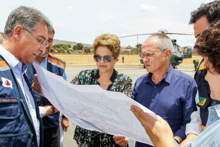 
	Dilma durante encontro de trabalho em Governador Valadares
 (Roberto Stuckert Filho/PR/Agência Brasil)