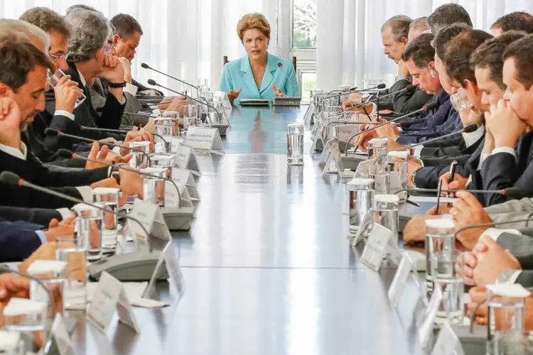 
	Dilma Rousseff durante reuni&atilde;o com governadores no Pal&aacute;cio do Alvorada
 (Ichiro Guerra/ PR/Fotos Públicas)