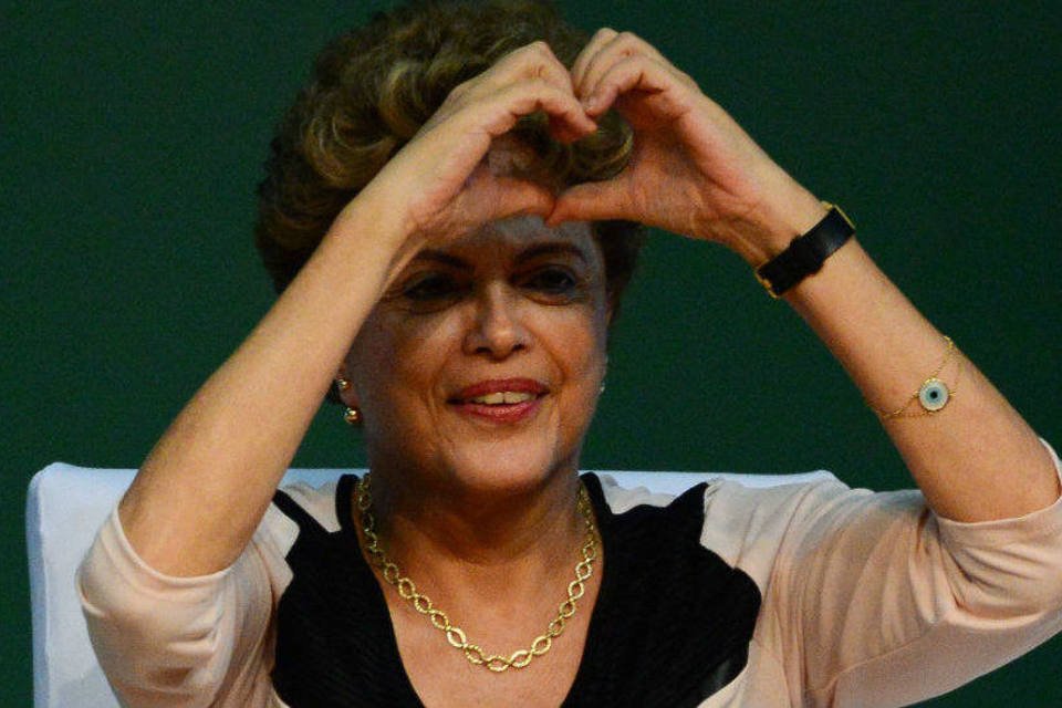 Dilma chega a hospital em Porto Alegre para conhecer o neto
