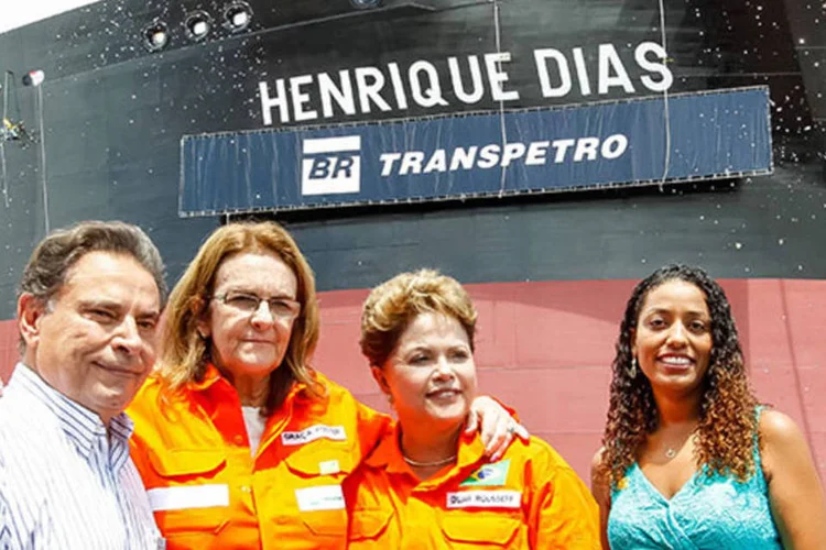 
	&quot;Como presidenta, mas sobretudo como brasileira, eu defenderei em quaisquer circunst&acirc;ncias e com todas as minhas for&ccedil;as a Petrobras&quot;, disse Dilma
 (Roberto Stuckert Filho/PR)