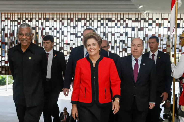
	Dilma Rousseff durante reuni&atilde;o com o Presidente da Rep&uacute;blica Cooperativa da Guiana, David Granger
 (Roberto Stuckert Filho/ PR/Fotos públicas)