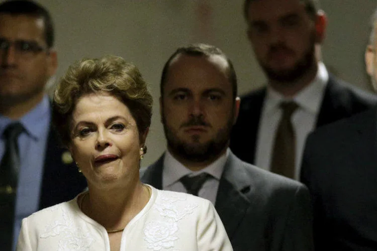 
	A presidente Dilma Rousseff: &quot;n&atilde;o existe nenhum ato il&iacute;cito praticado por mim. N&atilde;o paira contra mim nenhuma suspeita de desvio de dinheiro p&uacute;blico&quot;
 (Ueslei Marcelino/Reuters)