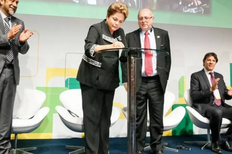 
	Dilma Rousseff sanciona lei que estabelece princ&iacute;pios, garantias, direitos e deveres para o uso da internet no Brasil
 (Roberto Stuckert Filho/PR)