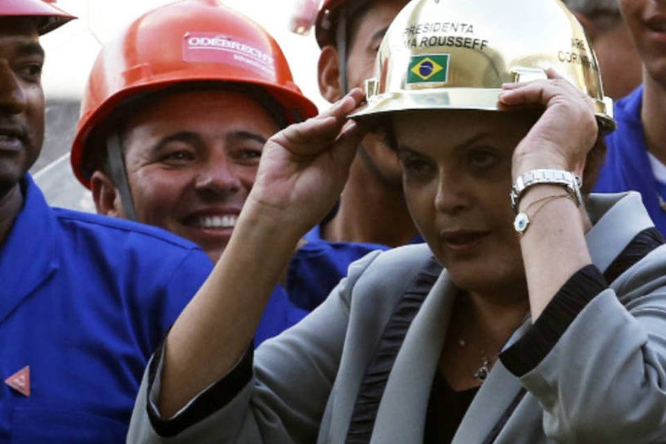 Dilma faz visita e conhece palco da abertura da Copa