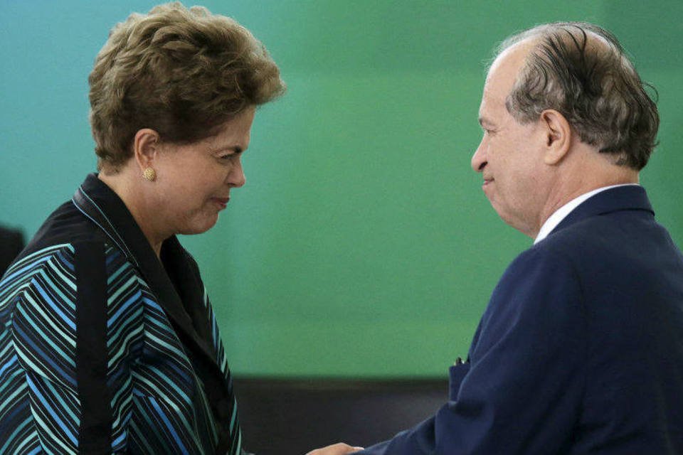 MEC vai colaborar com ajuste fiscal, diz Janine