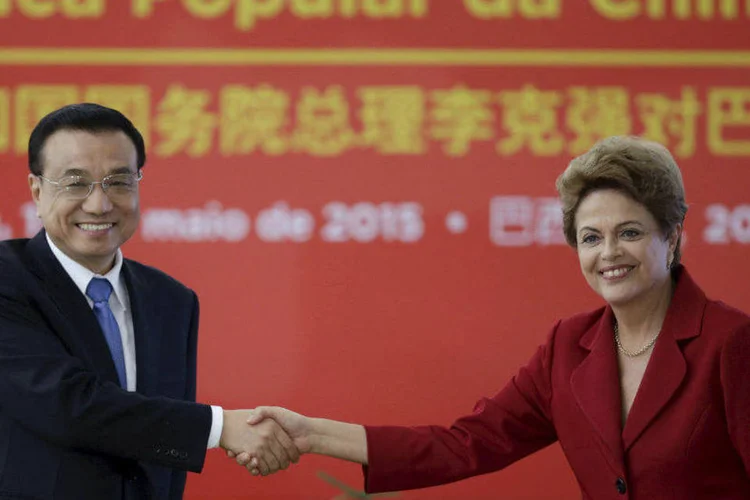 A presidente Dilma Rousseff e o primeiro-ministro chinês, Li Keqiang: anúncio foi feito após encontro entre Dilma e Keqiang (Ueslei Marcelino/Reuters)