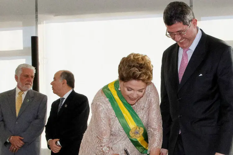 
	Levy e Dilma: a presidente, segundo interlocutores, ficou irritada e indignada ao tomar conhecimento da fala de Levy
 (Roberto Stuckert Filho/PR/Fotos Públicas)