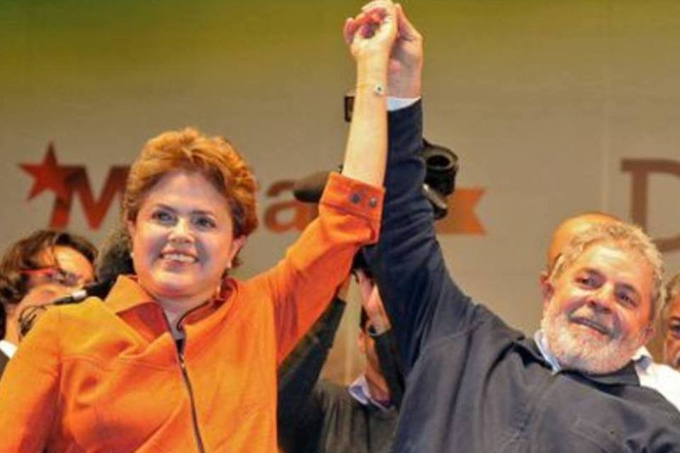 No comício final, Dilma pede ´serenidade`